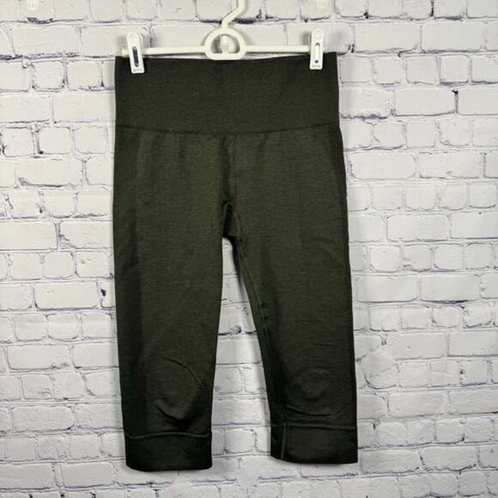 Lululemon Women's Seamlessly Street Crop Leggings Olive Green - Picture 1 of 5